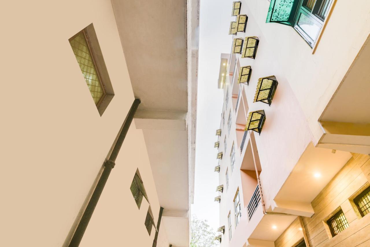 Hotel Fabulous - Delhi International Airport Ню Делхи Екстериор снимка