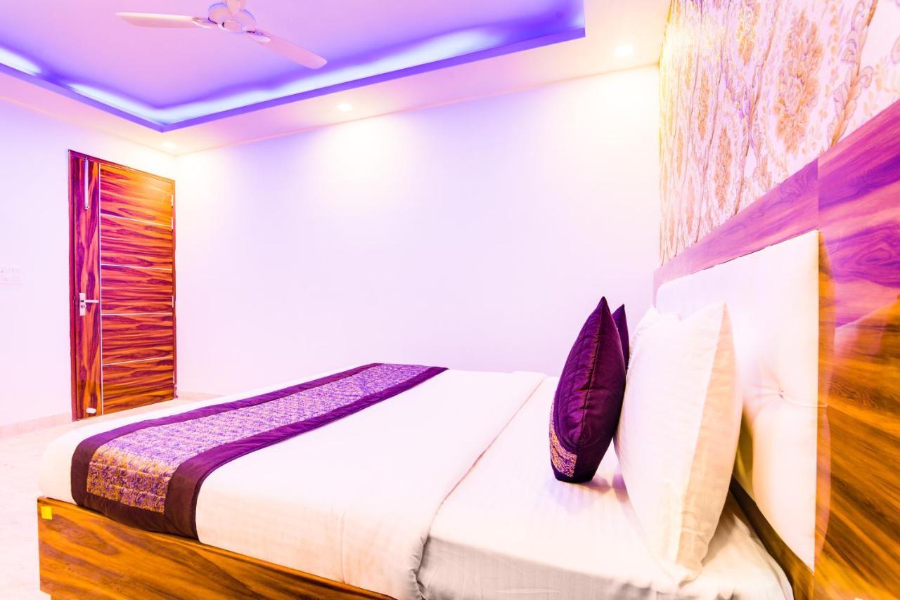 Hotel Fabulous - Delhi International Airport Ню Делхи Екстериор снимка